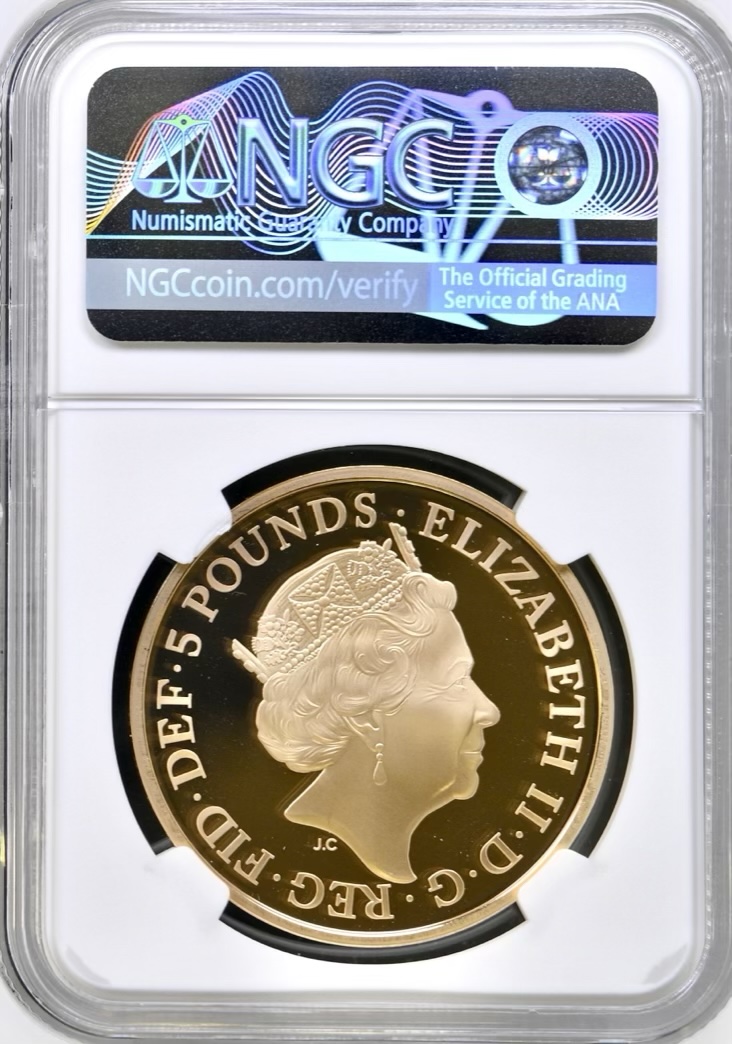 2018 Gold Proof Five Pounds (£5) Sapphire Coronation, Queen Elizabeth II. NGC Graded PF69 Ultra Cameo - Image 2
