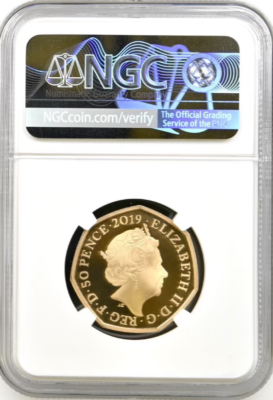 2019 Gold Proof 50p - Stephen Hawking, NGC Graded PF70 Ultra Cameo - Image 2