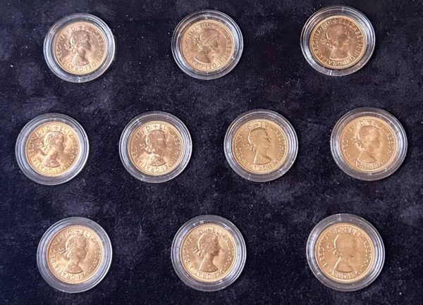 1957 - 1968 Gold Sovereign set. Queen Elizabeth II young head Mary Gillick portrait ten coin sovereign set. - Image 2