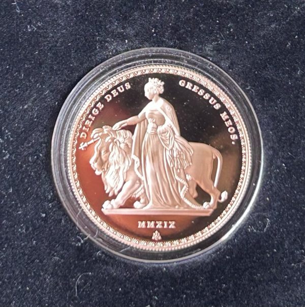 2019 Una And The Lion Gold Proof Five Pounds (£5) - Image 2