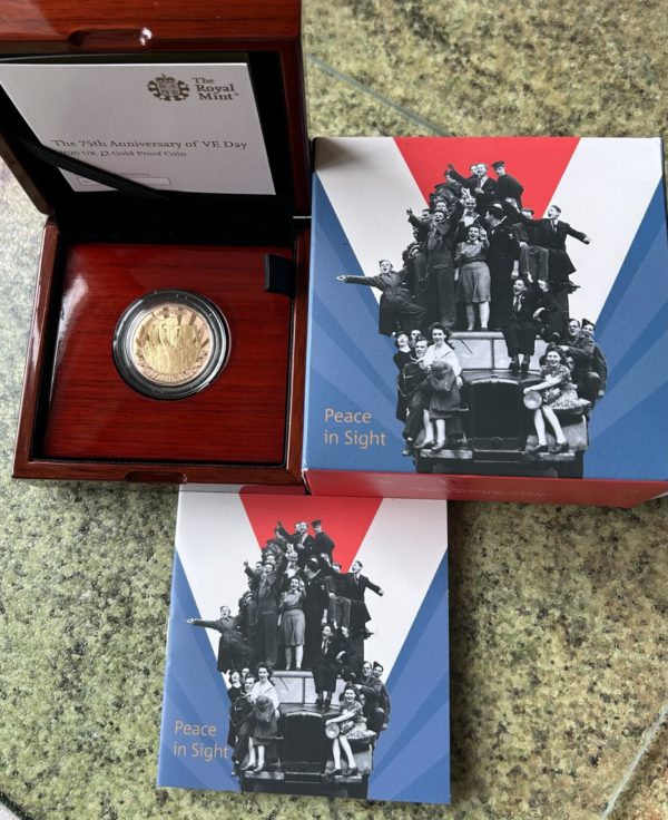 2020 Gold Proof Two Pounds (£2) VE Day 75th Anniversary - Image 4