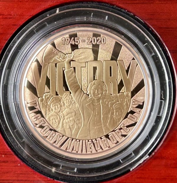 2020 Gold Proof Two Pounds (£2) VE Day 75th Anniversary - Image 2