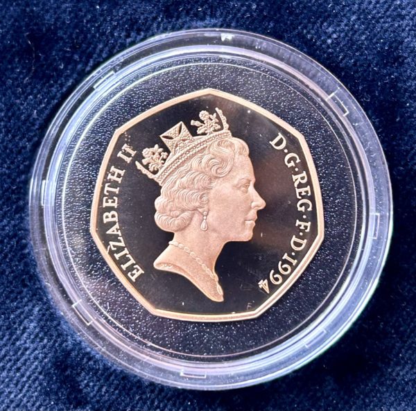 1994 Gold Proof Fifty Pence (50p) D Day Anniversary - Image 3