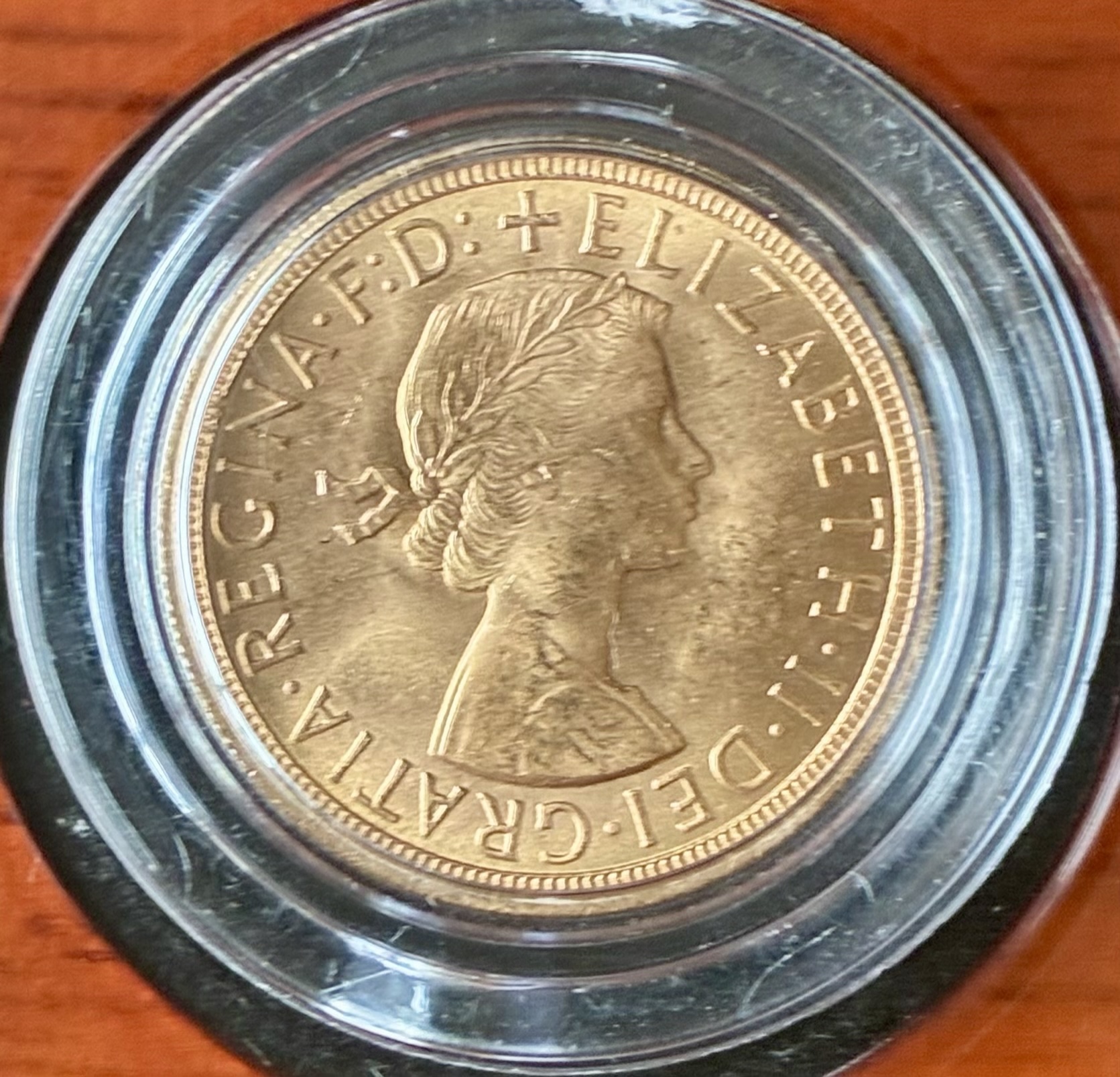 1957 Gold Sovereign - Image 4